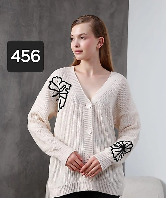 Çiçek İşlemeli Ekru Triko Hırka